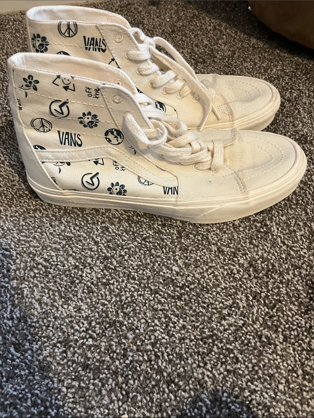 Vans Women's Cream High-Top Canvas Sneakers with Black Graphic Print SZ 9.5